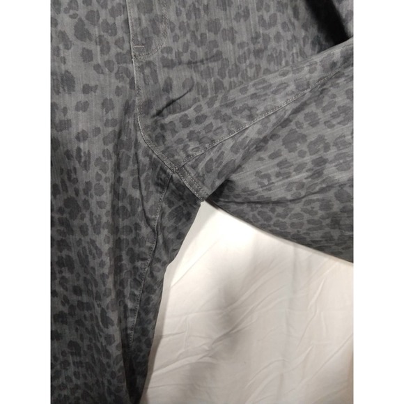 New Directions Leopard Print Gray Curvy Skinny Jean sz 24W - Picture 12 of 16